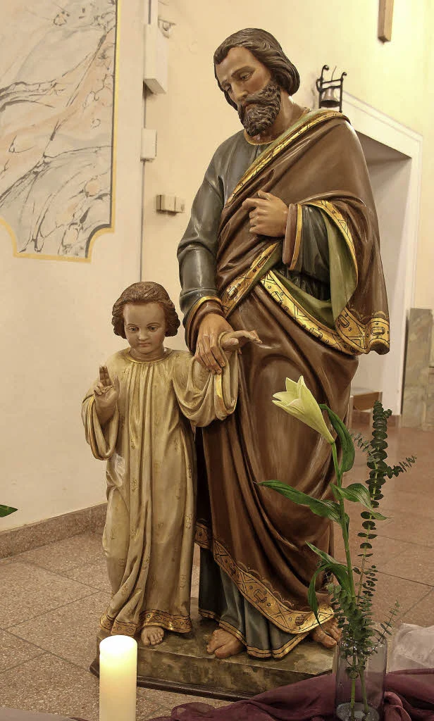Heiligenfigur mit Jesuskind und Lilie